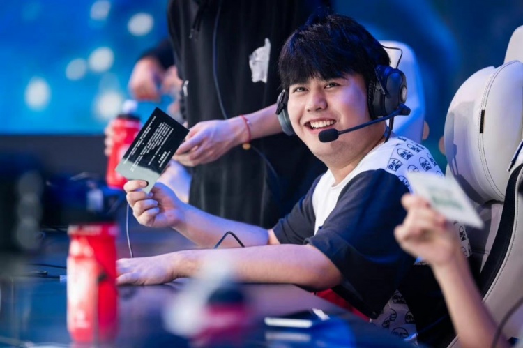 多个层面进 多个层面进